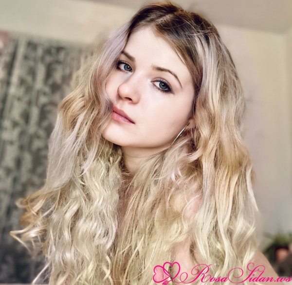 Sourcandy – suger kuk, blir knullad, cumshots.. även joi, solo, analt, lesbiskt och tabu fantasier –